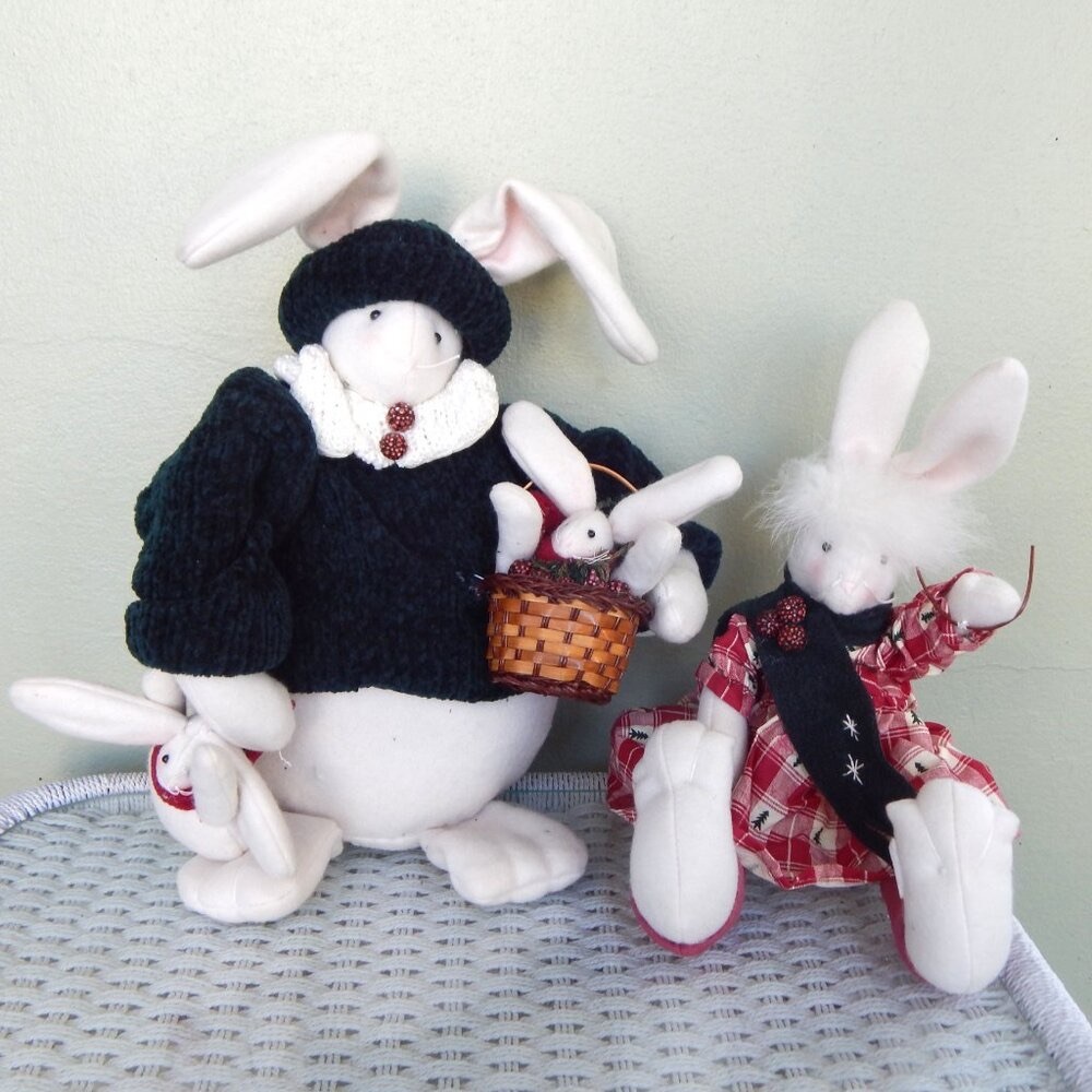 BUNNY FAMILY OF 4